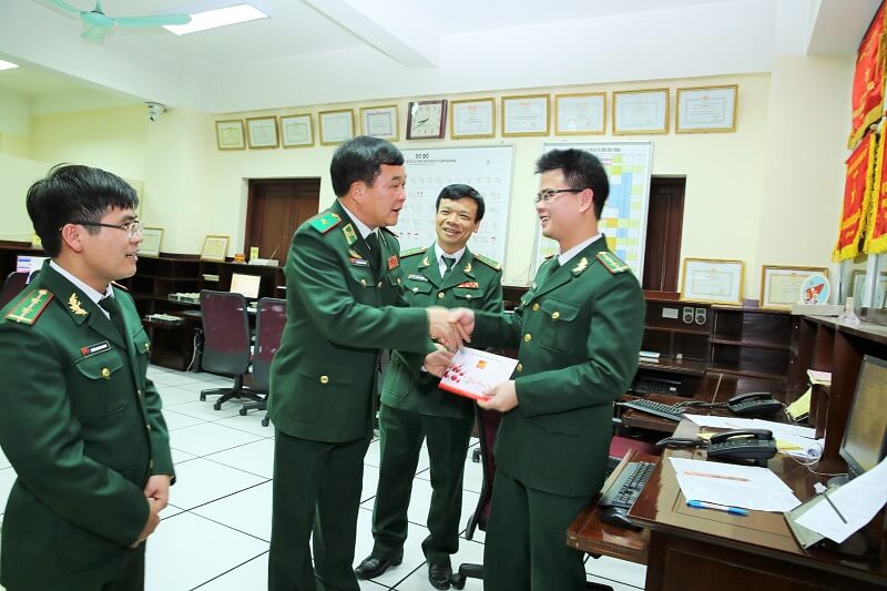 quyen loi nguoi lam cong tac co yeu chuyen nganh, Nghi dinh 32/2013/NĐ-CP
