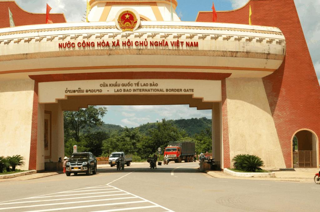 lai xe qua lai bien gioi Viet - Lao phai co giay to con hieu luc, Thong tu 88/2014/TT-BGTVT