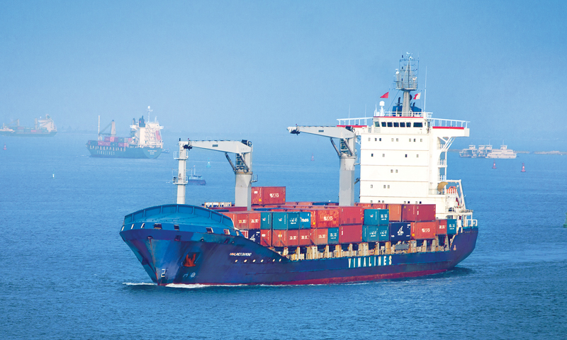 Tàu biển tuyến quốc tế dung tích từ 500 trở lên phải có GCNLĐ hàng hải, 121/2014/NĐ-CP